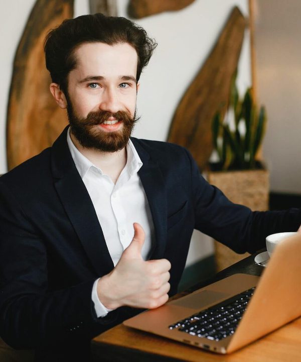 stylish-businessman-working-in-a-office-2021-08-26-18-30-33-utc-e1636346876362.jpeg